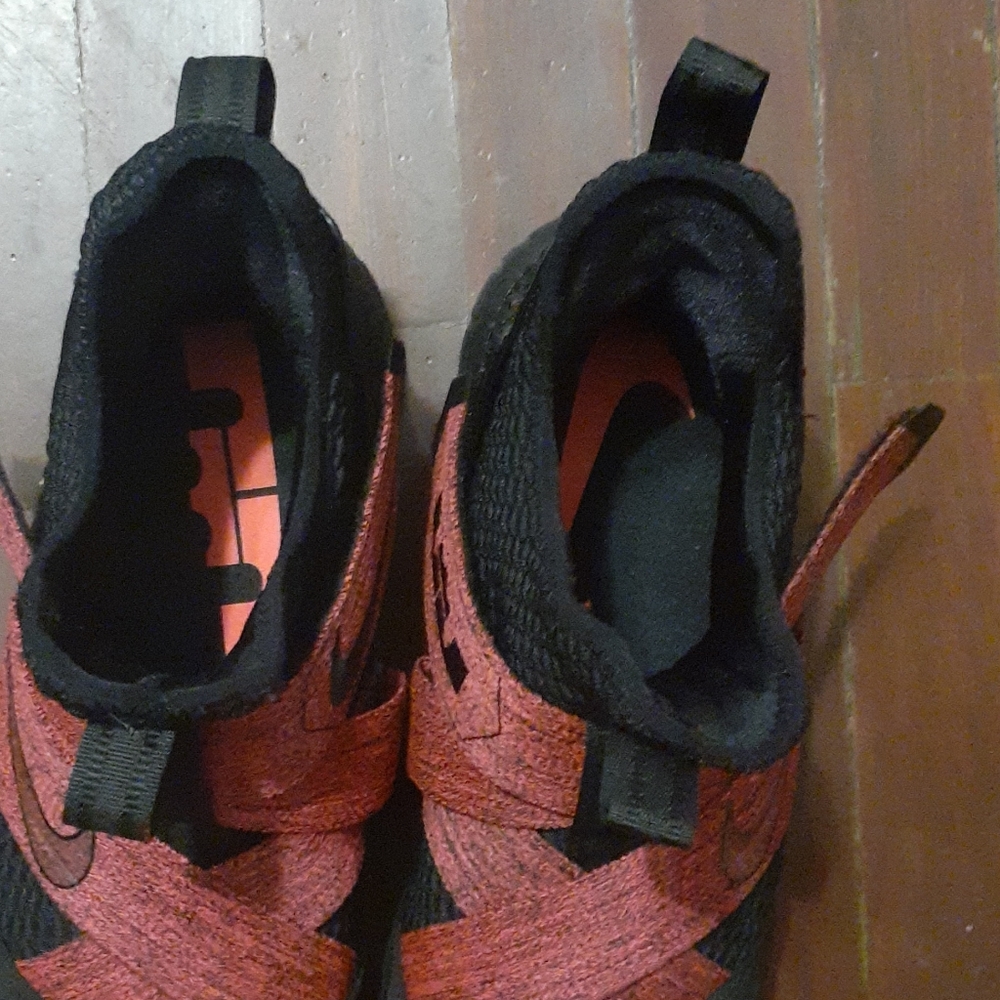 shoes - Picture 3 of 5